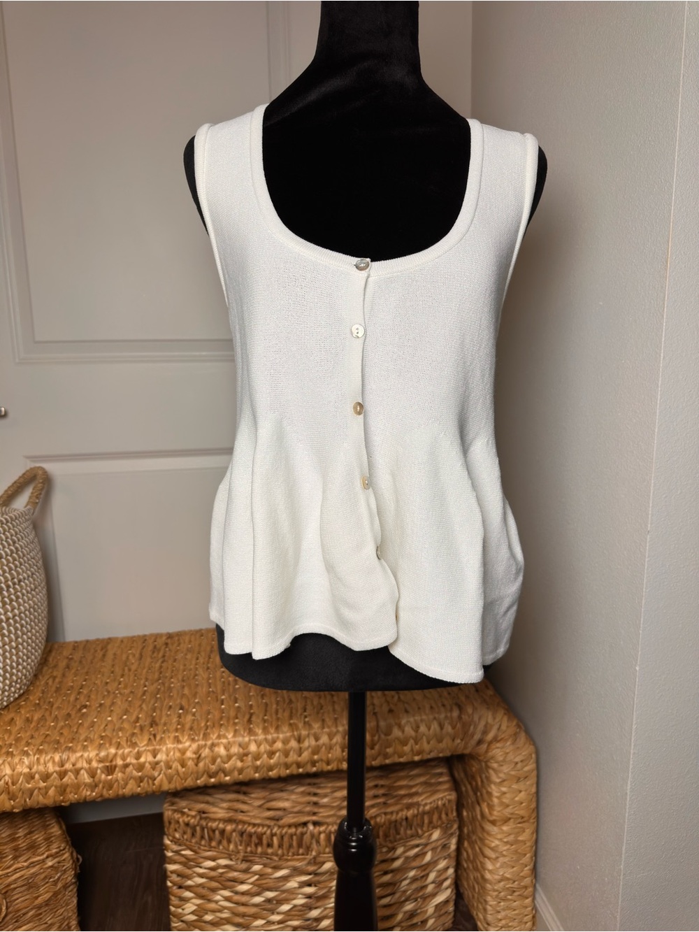 Zara Women's White Sleeveless Button-Front Tank Top / BNWT